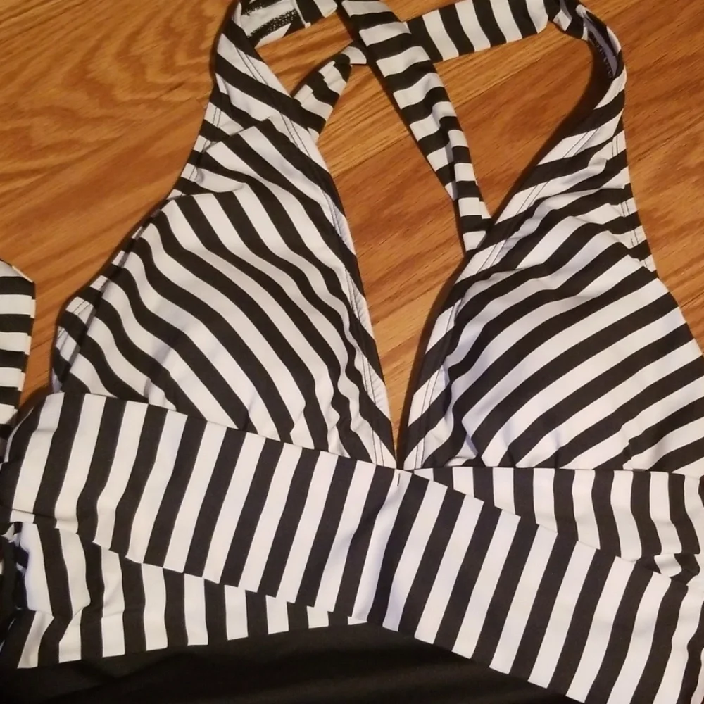 Clean water swimsuit‎ small